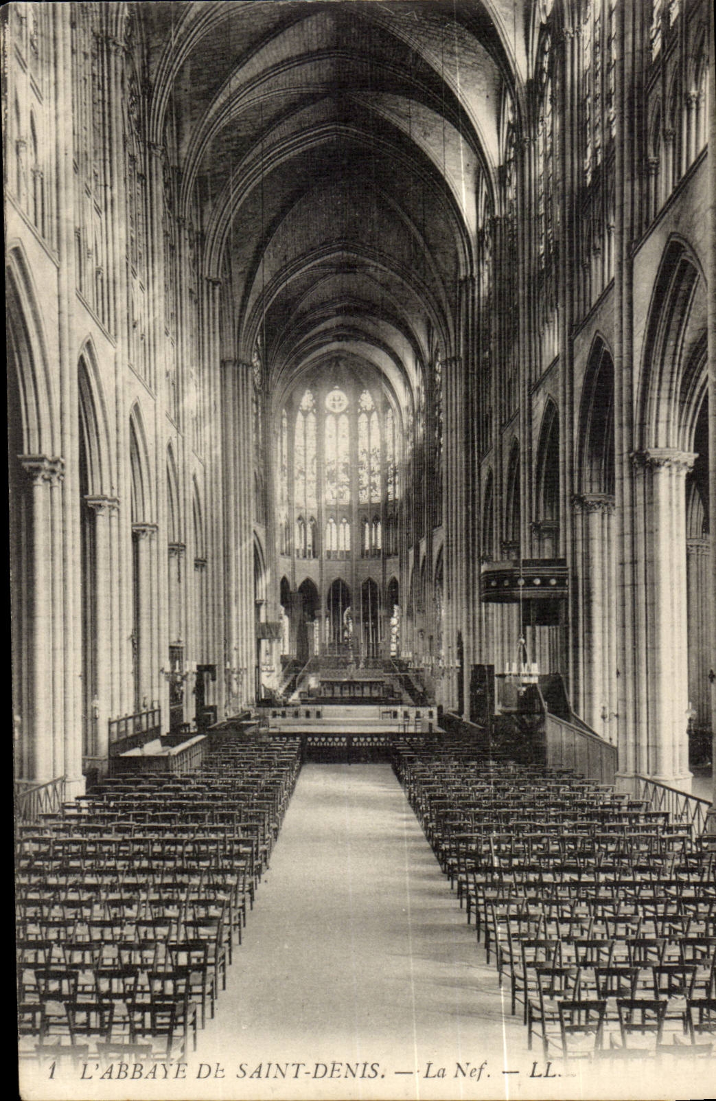 CPA Abbey of Saint Denis the nave