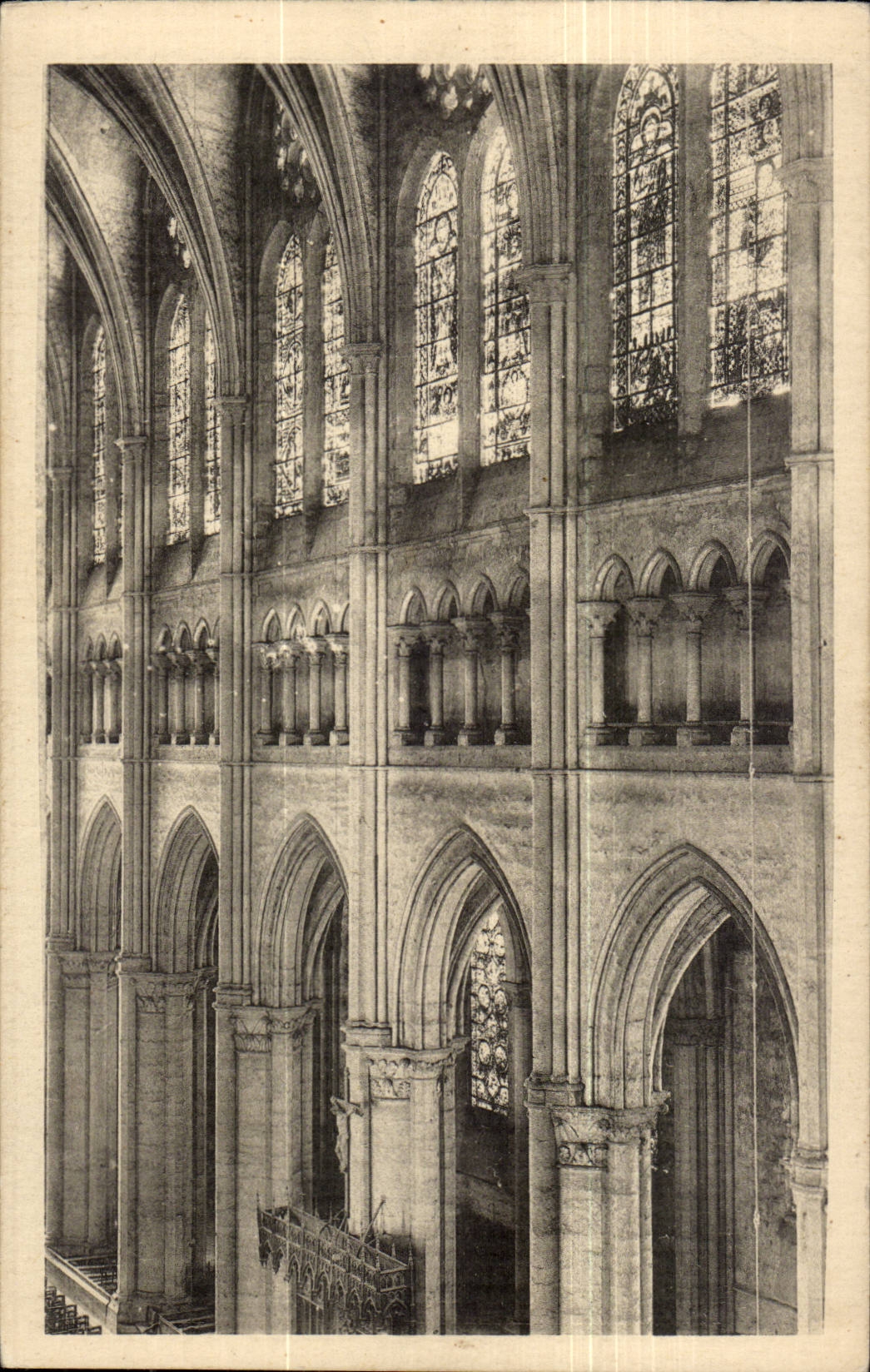 Chartres CPA Cathedrale Nave dimensions Northern