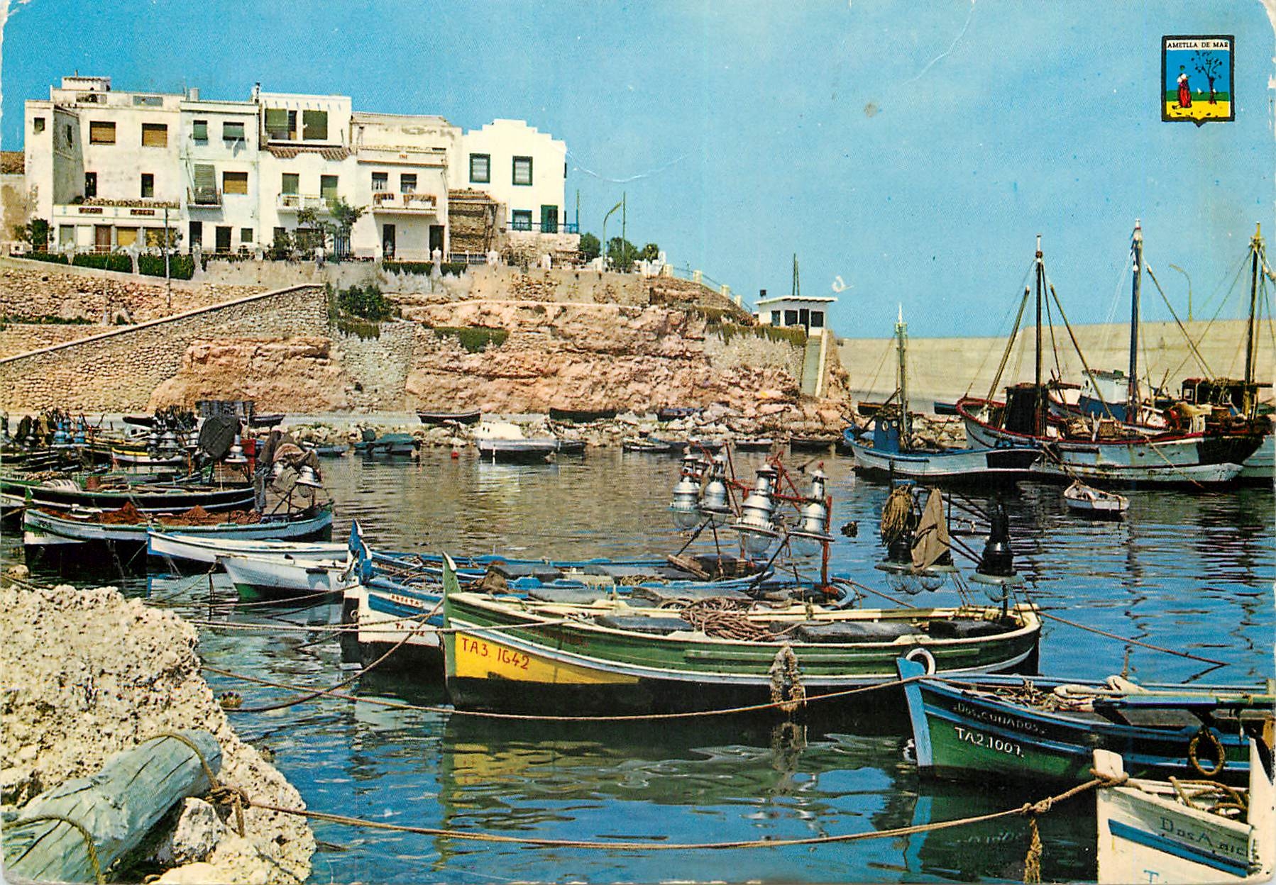 CPM Costa Dorada Tarragona Ametlla de Mar Vue partielle Bateaux