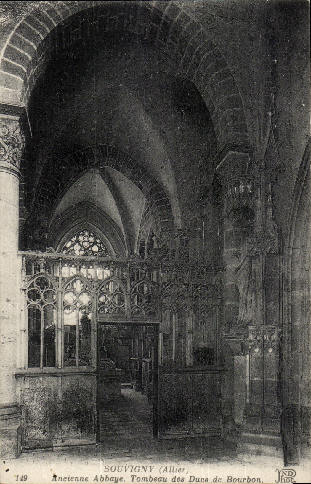 Souvigny CPA Old tomb abbey of the dukes of Bourbon