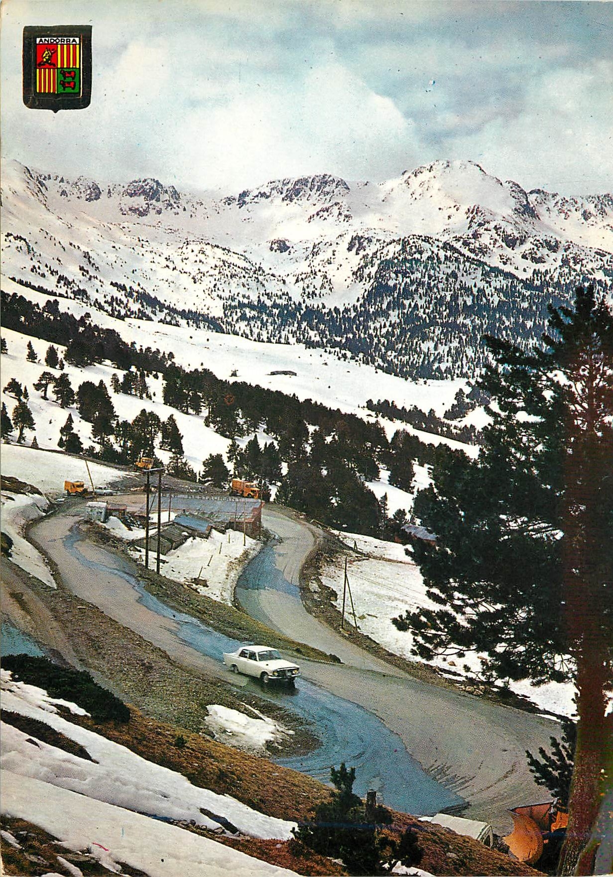 CPM Valls d Andorra Lacets de la route du Port d Envalira Au fond le cirque des Pessons 