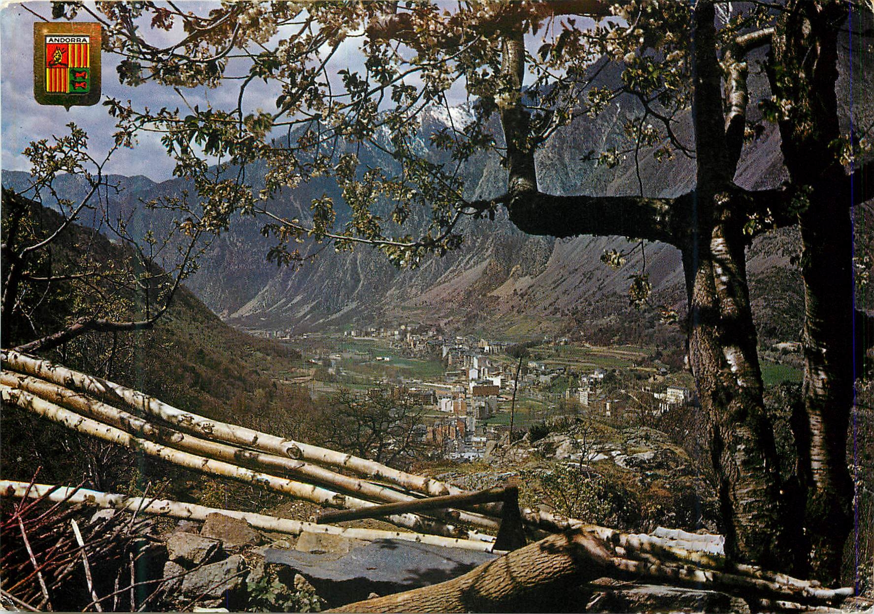 CPM Valls d Andorra Vue generale d Andorra et Les Escaldes