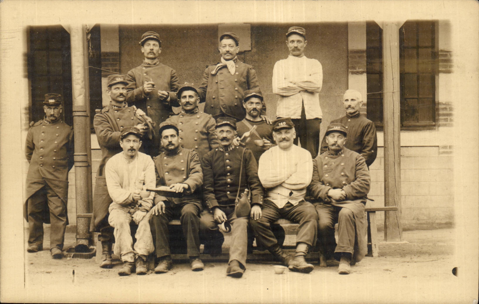 CPA Real photo 140eme Regiment of infantry Grenoble (bases has Vinoy) TOP