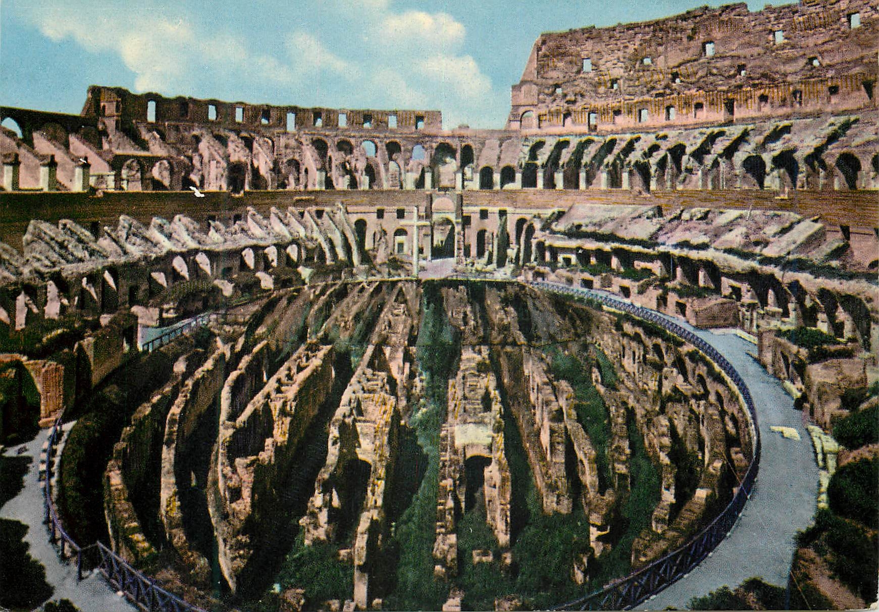 CPM Roma le colysee et les nouvelles jouille