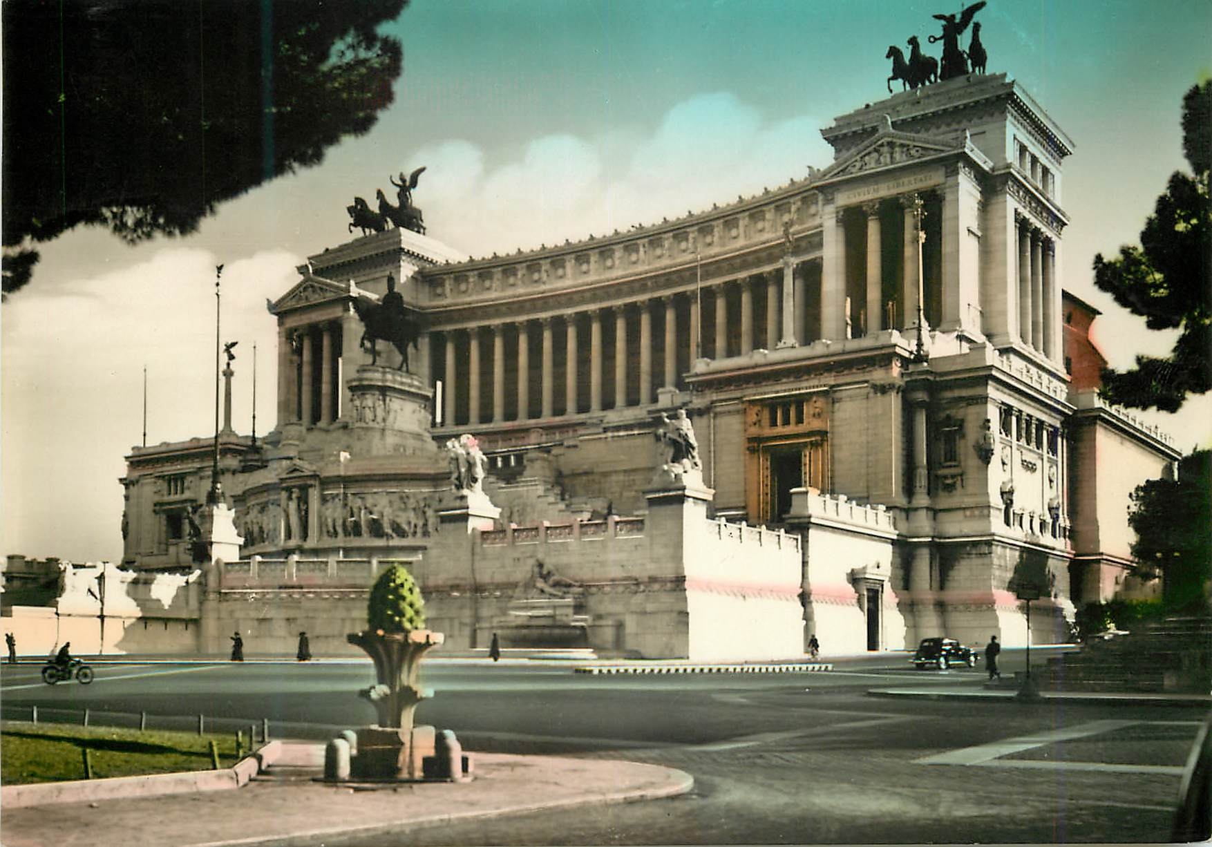 CPM Roma monument a victor emmanuel II