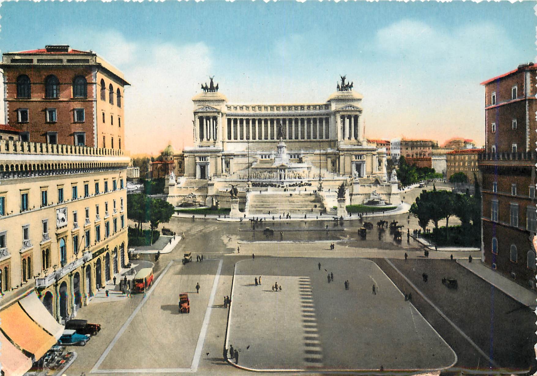 CPM Roma place venezia et monument a victor emmanuel II