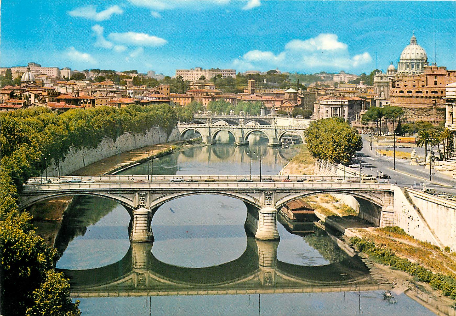 CPM Roma le tibre a chateau saint ange