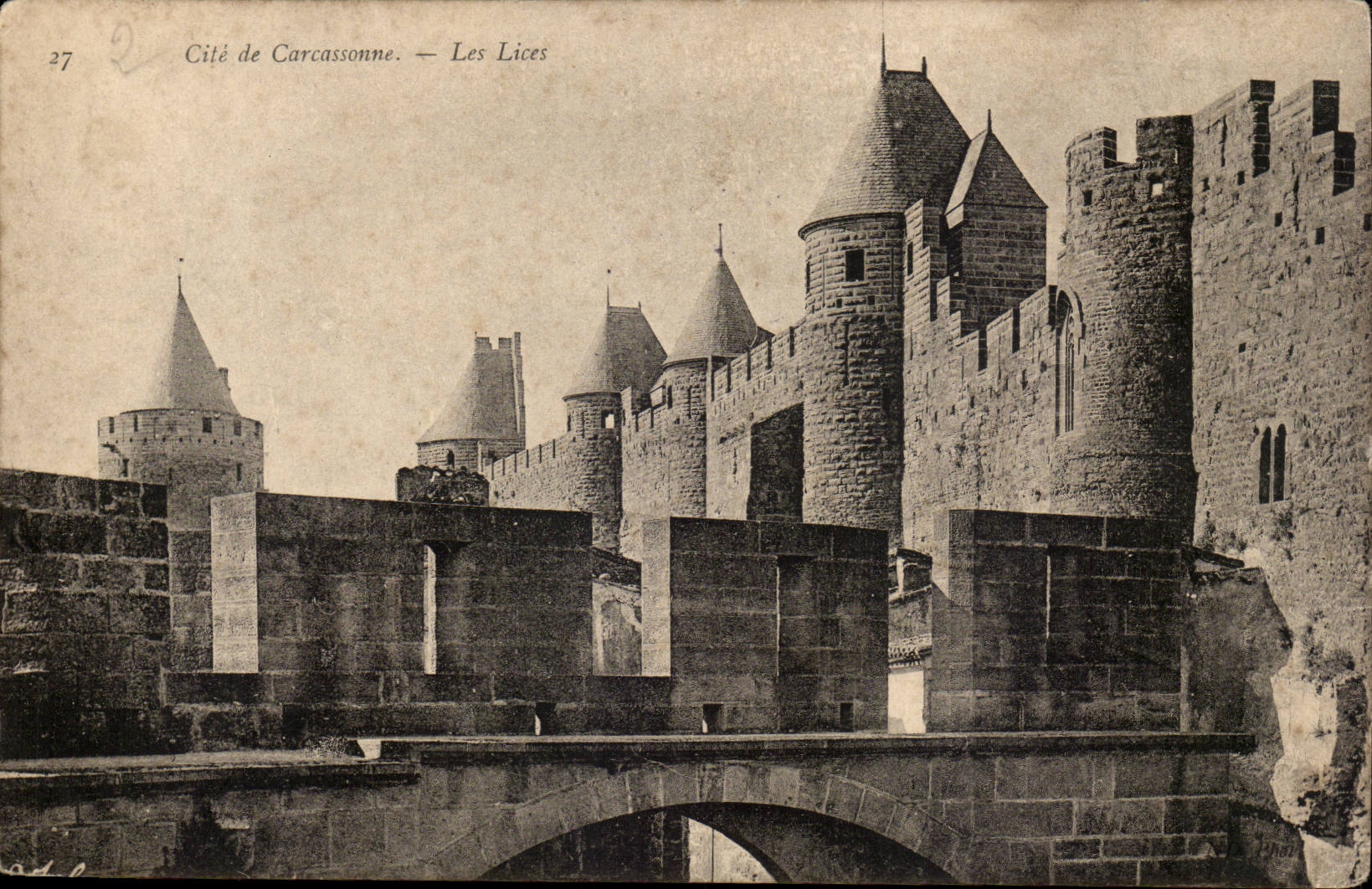 Cite de Carcassonne CPA strings