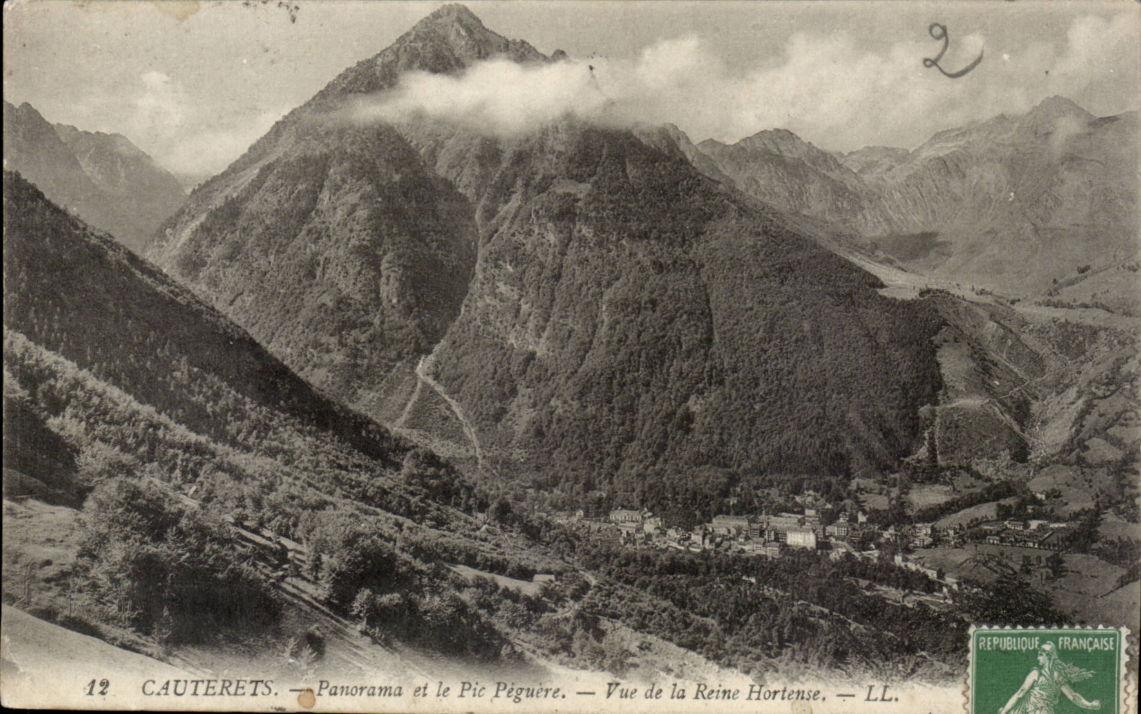 CAuterets CPA Panorama und das HochstPeguere gesehen von der Hortense Konigin