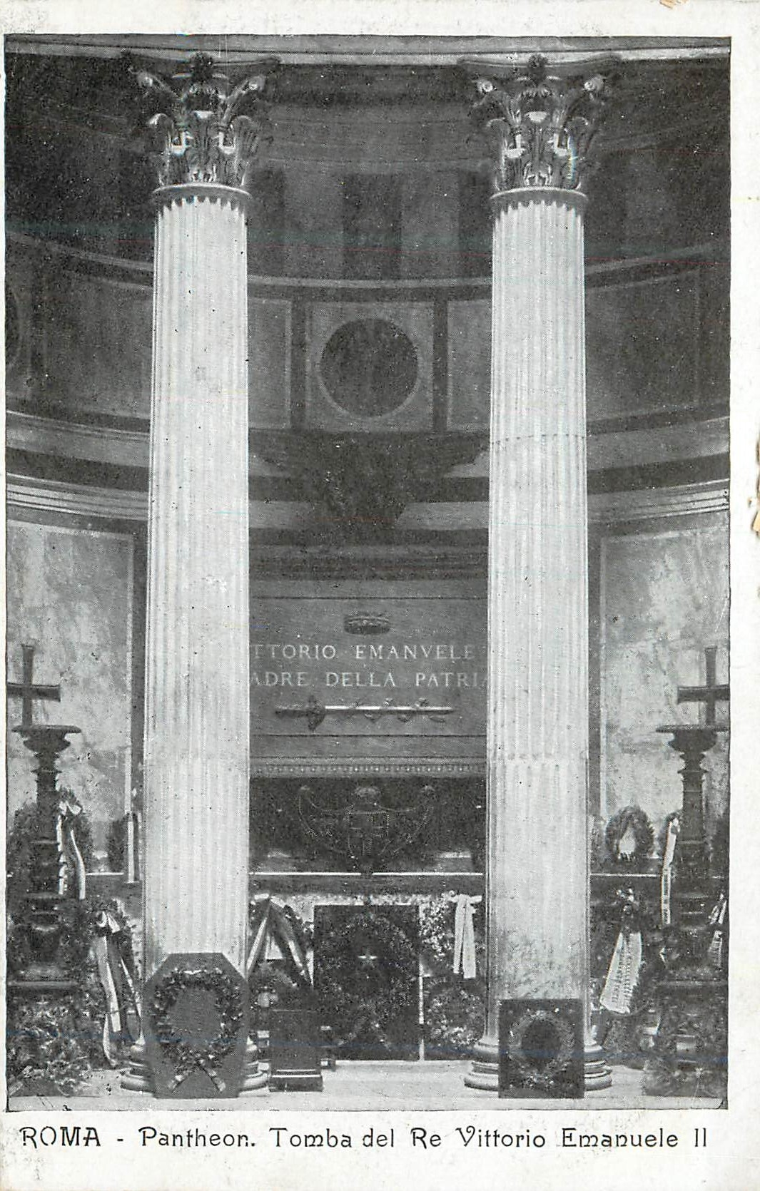 CPA Roma Pantheon Tomba del Re Vittorio Emanuele II
