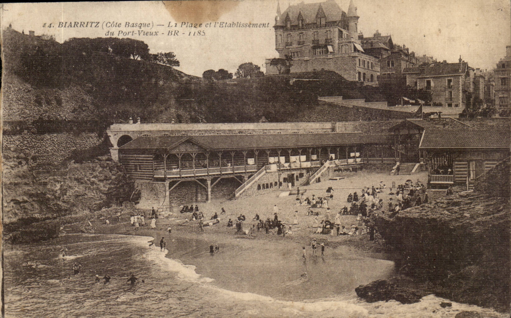 Biarritz CPA La plage et l'etablissement de Port Vieux