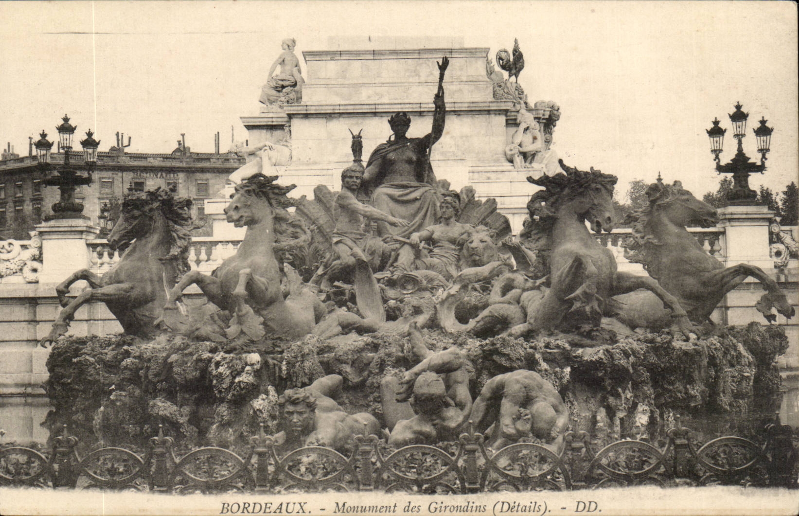 Bordeaux CPA Monument of Of Gironde (details)