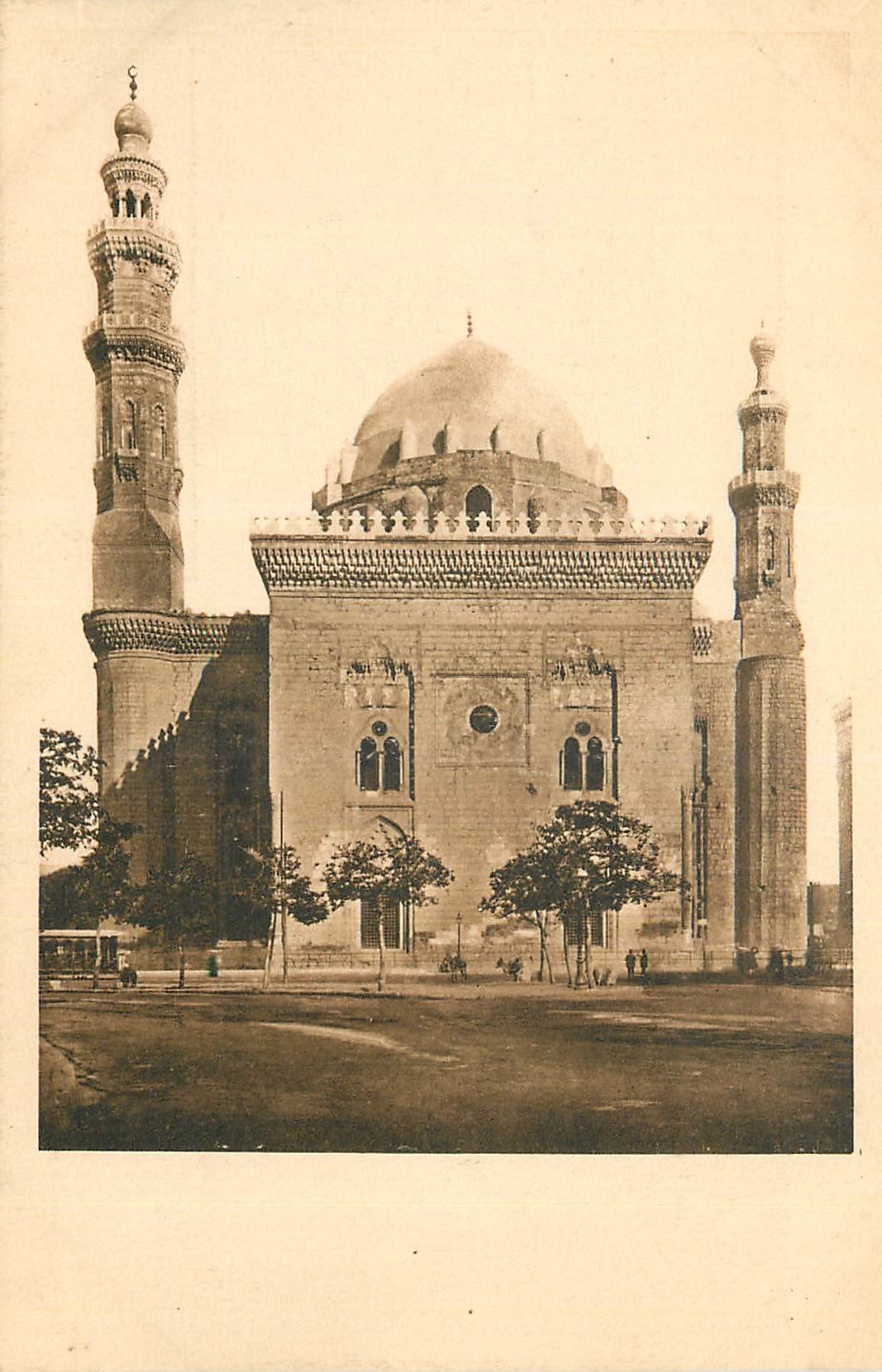 CPA Tombeau du sultan Hassan au Caire xiv siecle