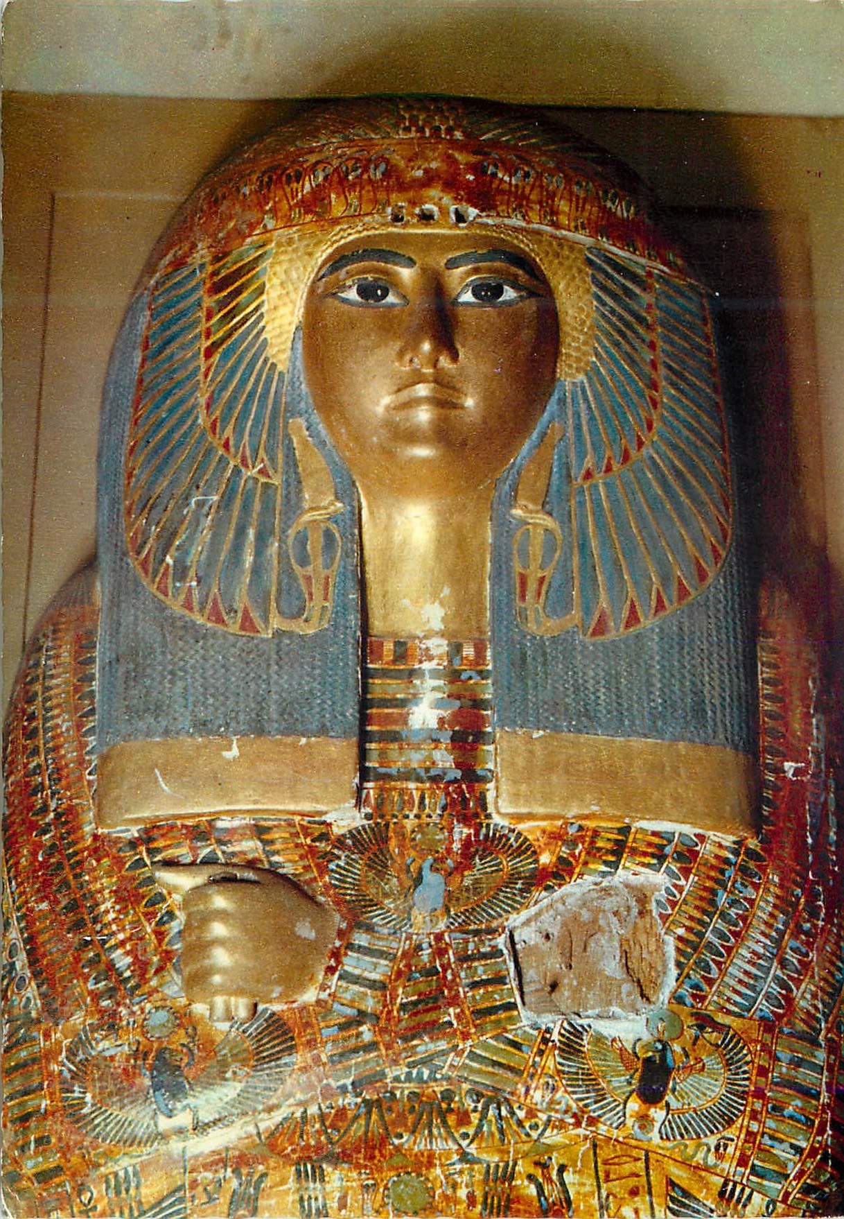CPM The Egyptian Museum Cairo Coffin cover of Queen Ma etkore