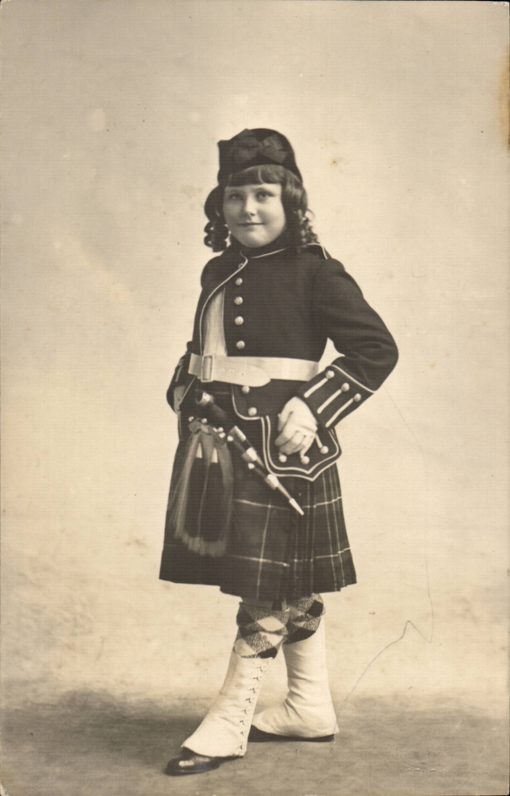 CPA Fantasy Child Small Scottish Scotland Scottish child Folklore costume
