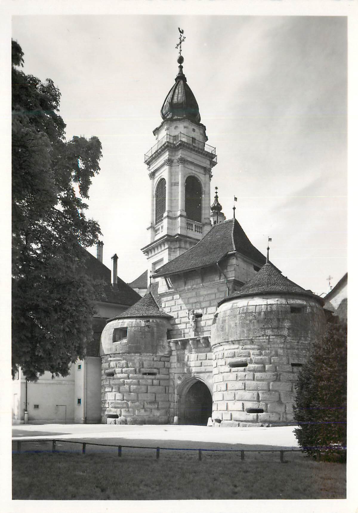 CPM Solothurn gotisches baseltor und barrocker st Ursenturm