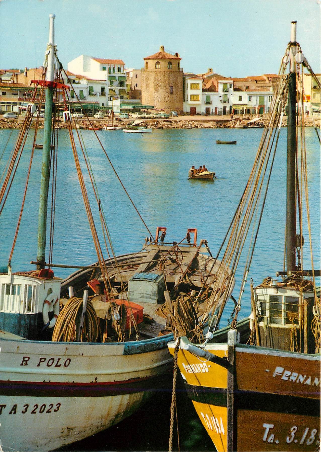 CPM Cambrils Tarragona Vue partielle Bateaux