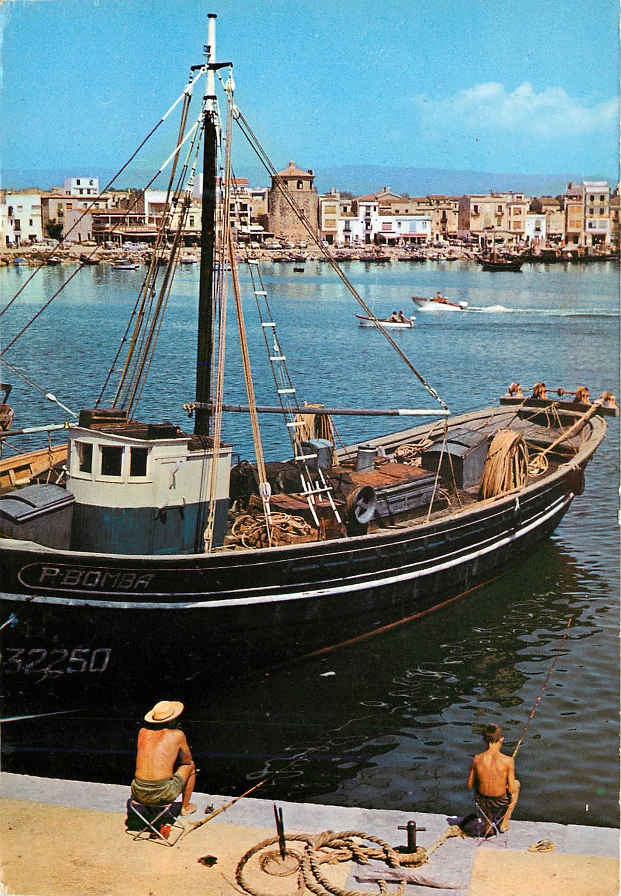 CPM Cambrils Tarragona Bateau pecheur au fond Faubourg