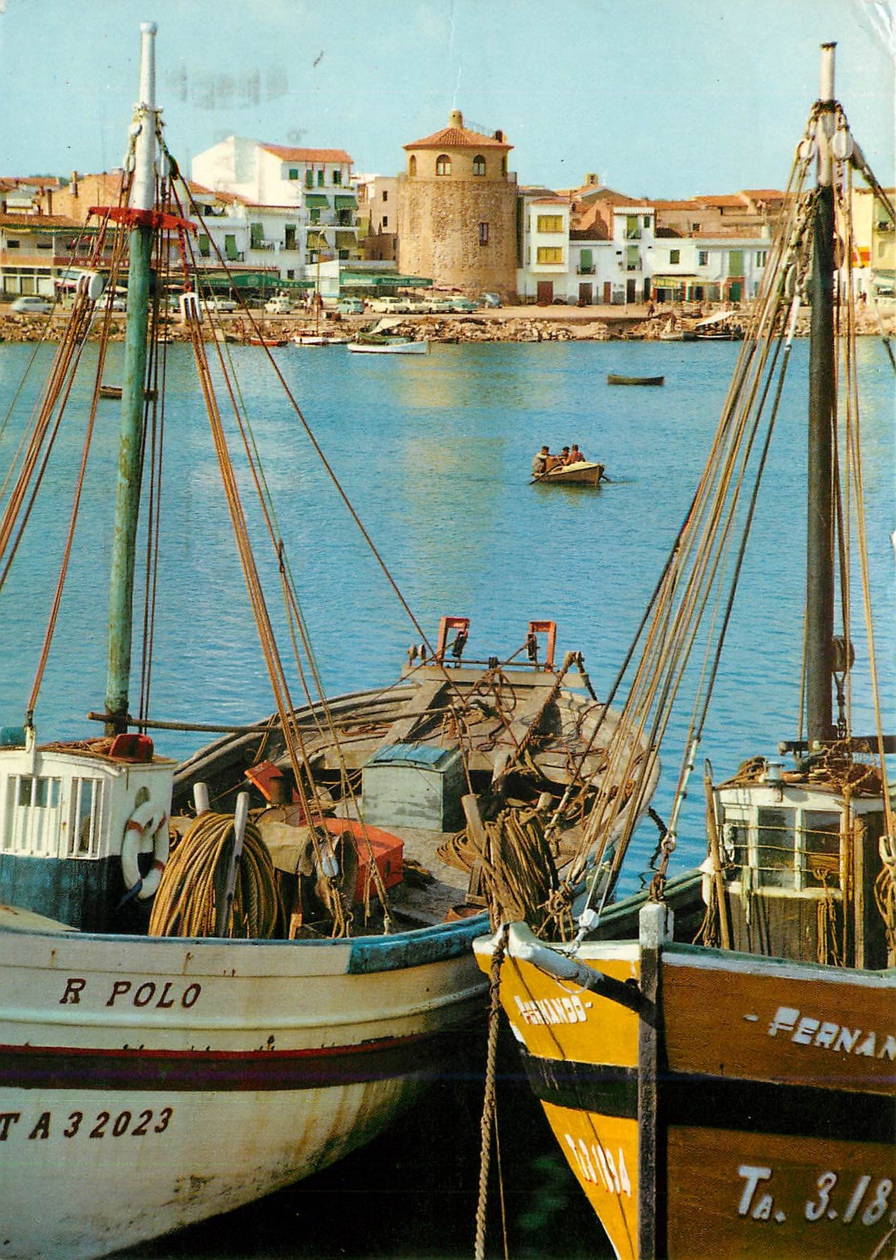 CPM Cambrils Tarragona Vue partielle Bateaux