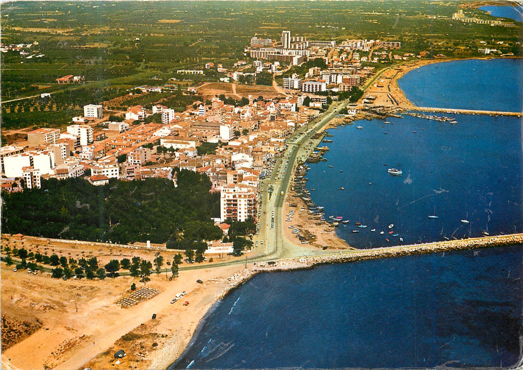 CPM Cambrils (tarragona) costa dorada vue aerienne au fond vilafortury