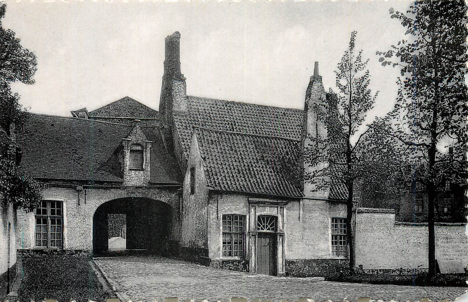 CPM Bruges Porte du Beguinage vue de l'Interieur
