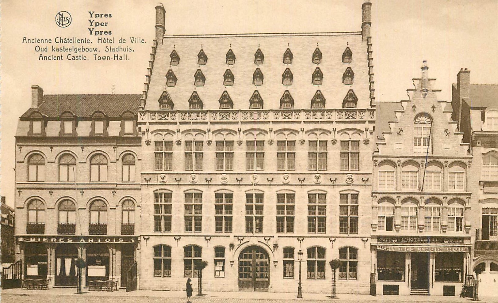 CPM Ypres Ancienne Chatellenie Hotel de Ville