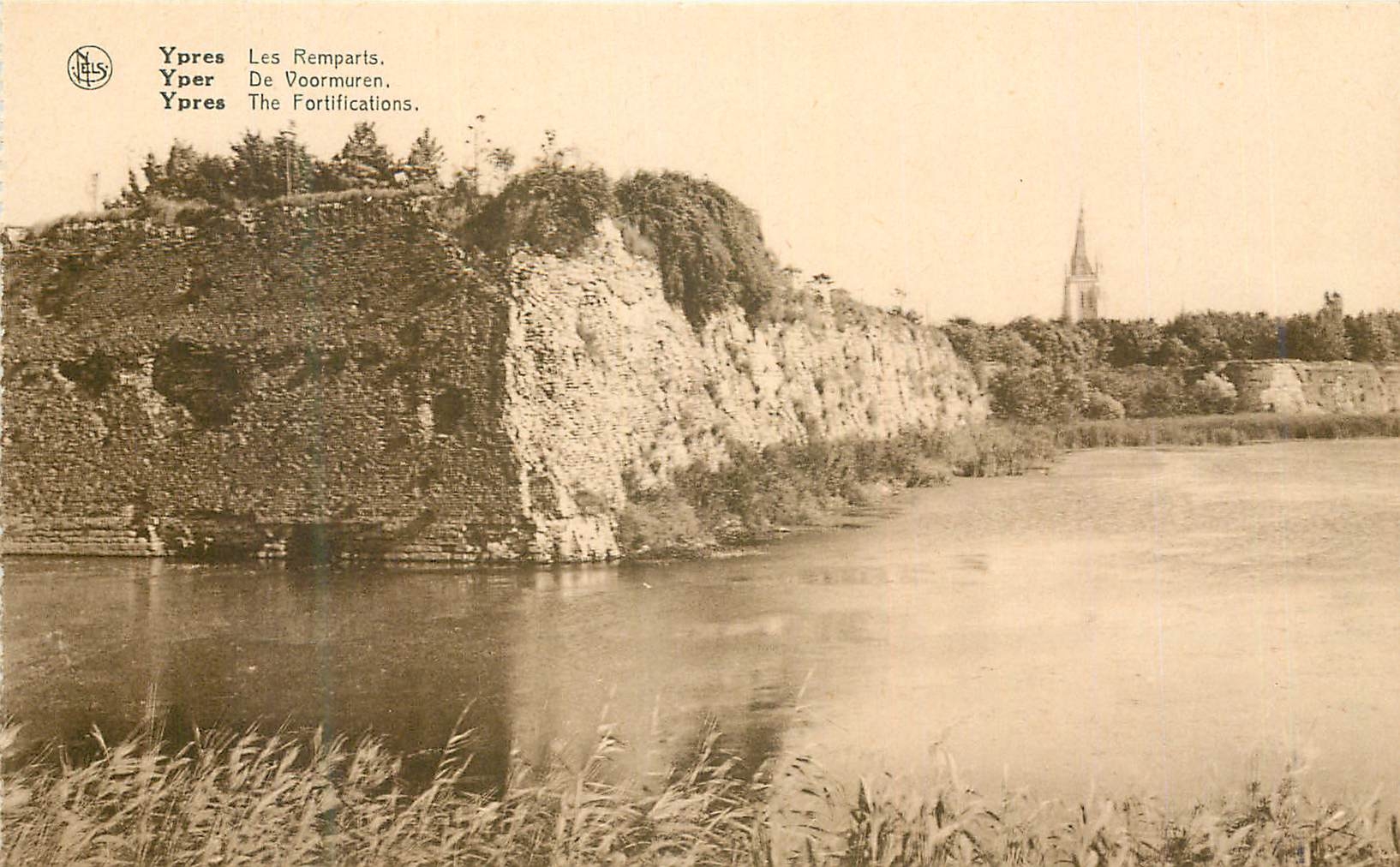 CPM Ypres Les Remparts 