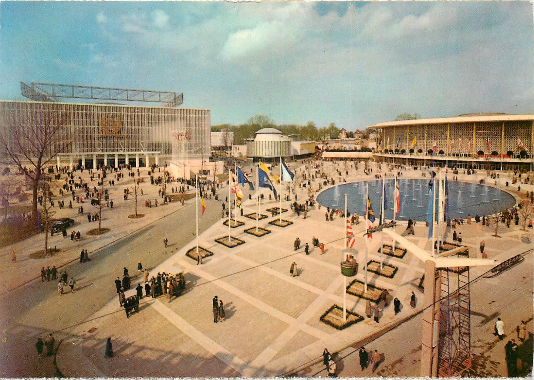 CPM Exposition Universelle de Bruxelles Les pavillons de l URSS des pays Arabes et des USA vus de la Passerelle 