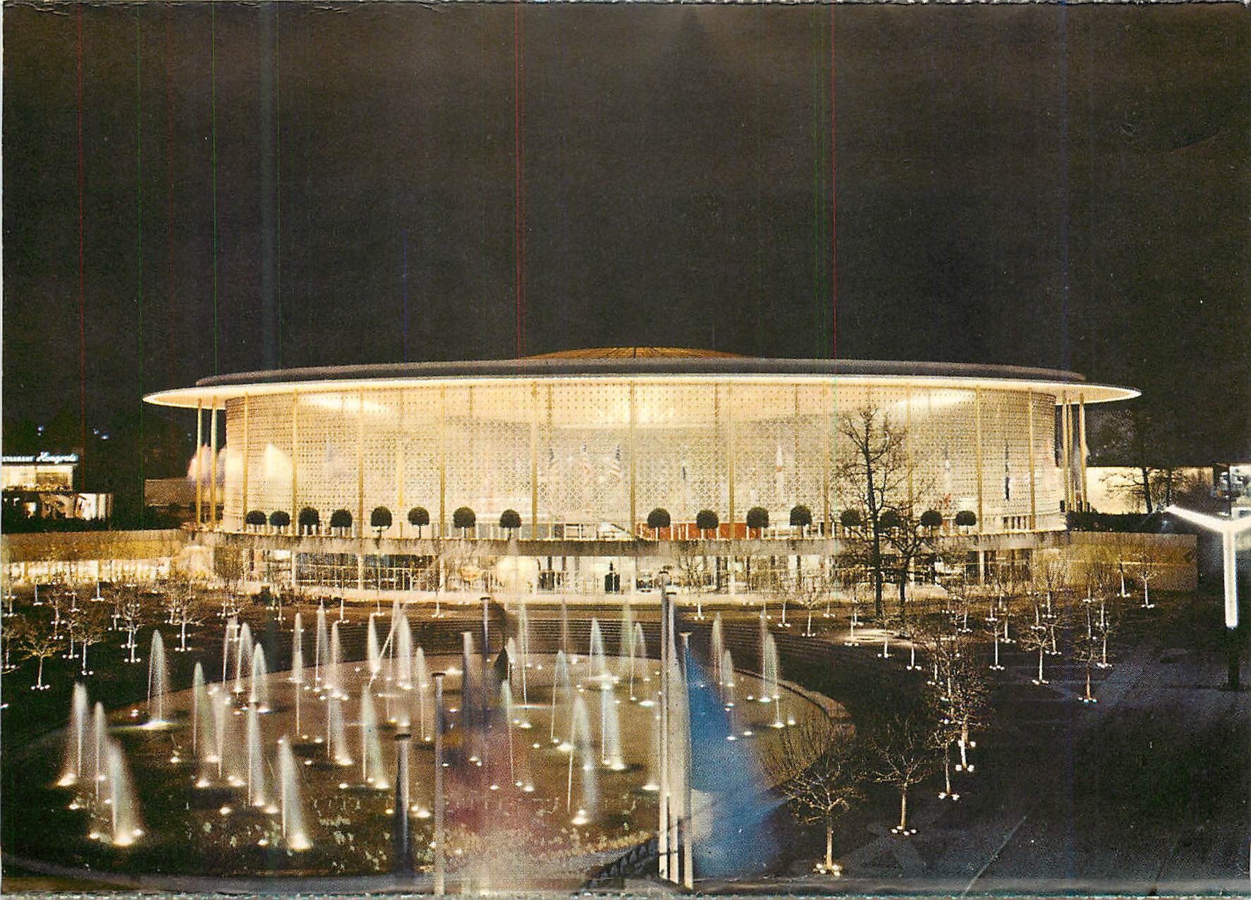 CPM Exposition Universelle de Bruxelles Le Pavillon des Etats unis la nuit 