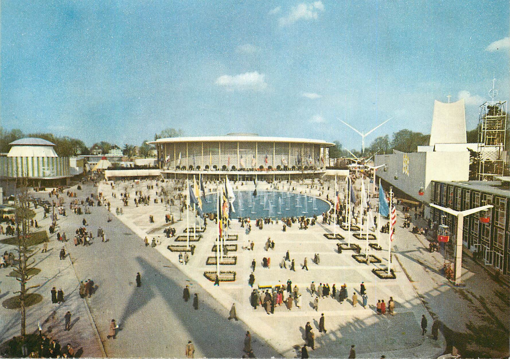 CPM Exposition Universelle de Bruxelles Les USA le Saint Siege et les Pays Arabes vues de la Passerelle 