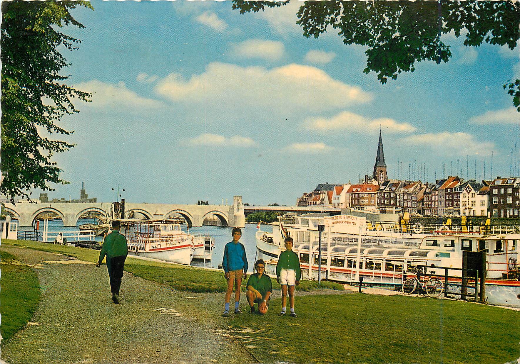 CPM Maastricht St Servaasbrug vanaf Stadspark