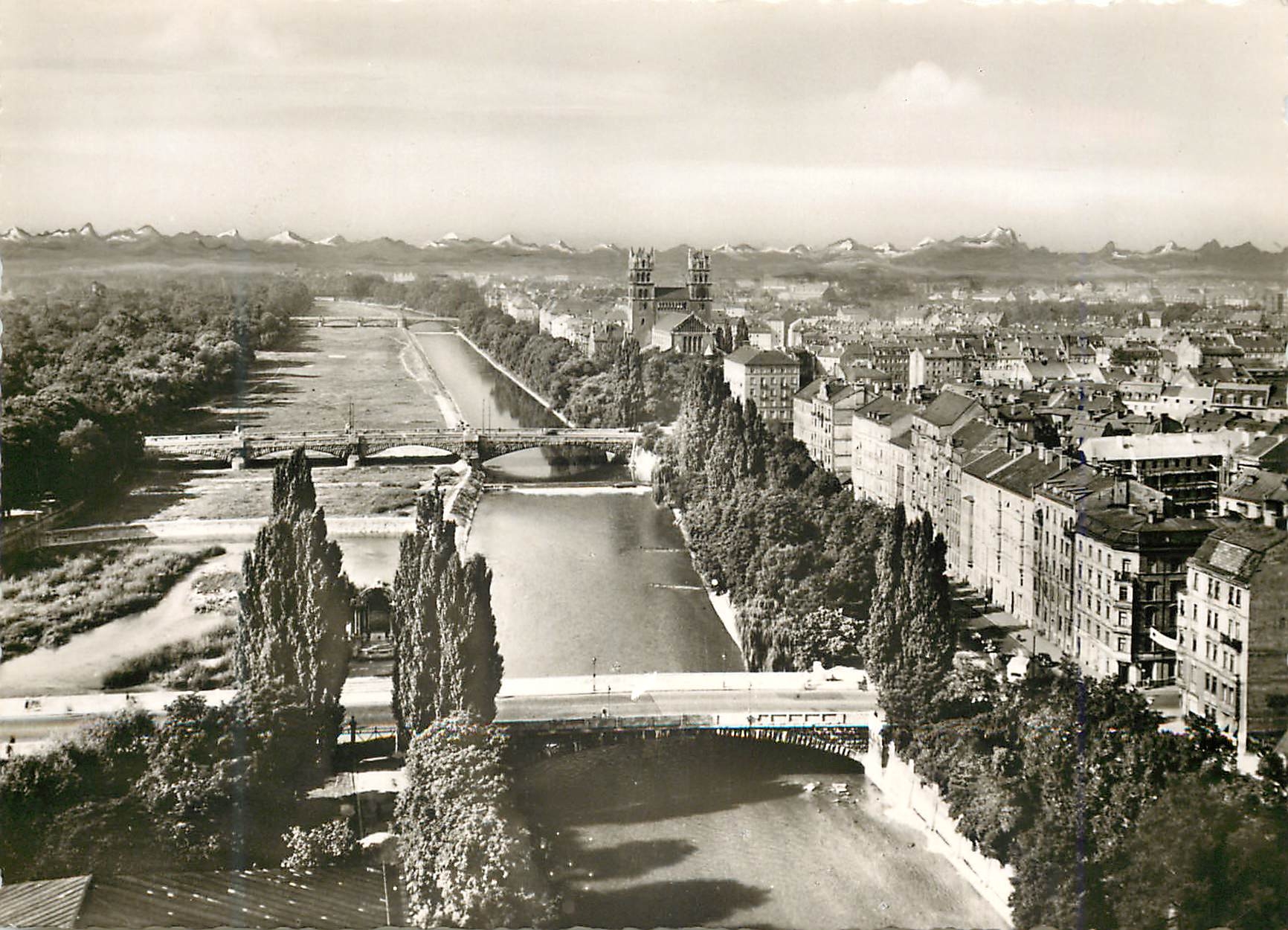 CPM Munchen Partie a.d Isar Blick Maximiliankirche