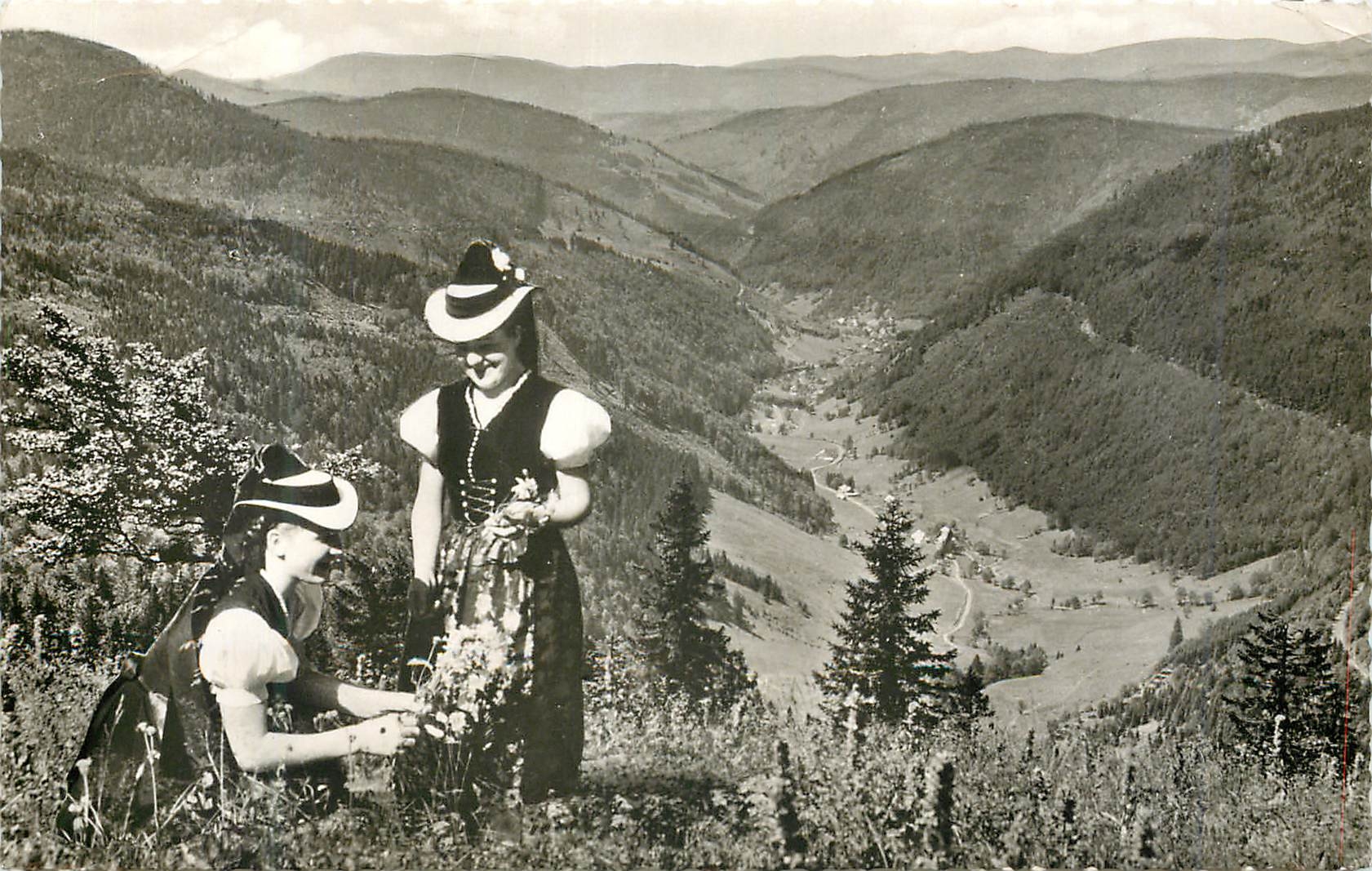 CPM Feldberg Schwarzwald Wiesetalblick mit Trachtengruppe Folklore