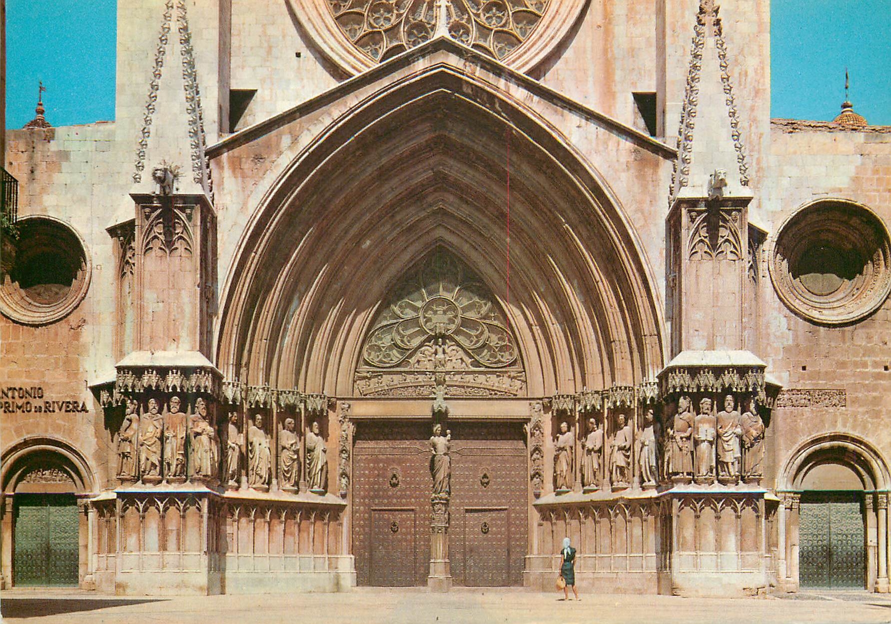 CPM Tarragona (espana) costa dorada catedral puerta principal (s XIII) porte principal