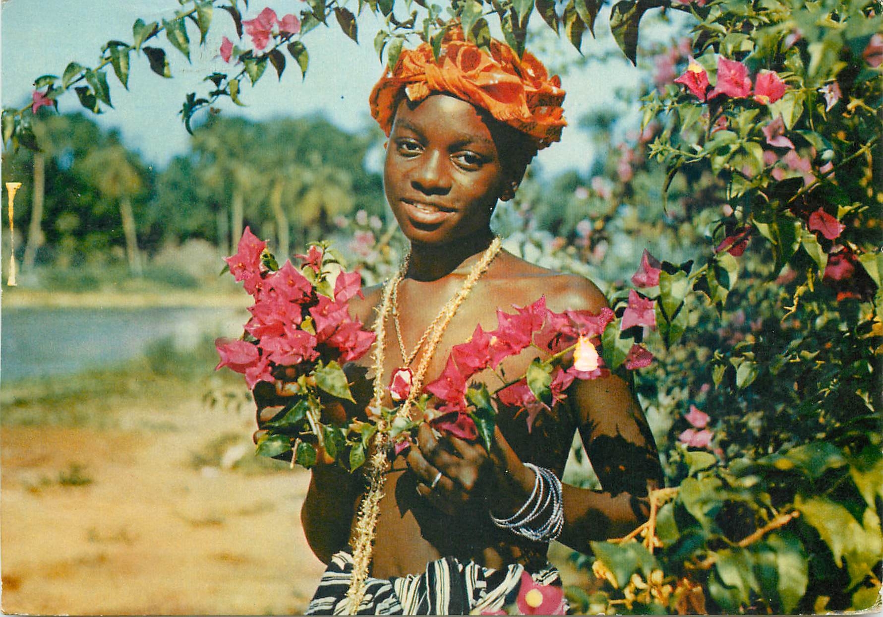 CPM Sierra Leone Jeune Fille aux fleurs