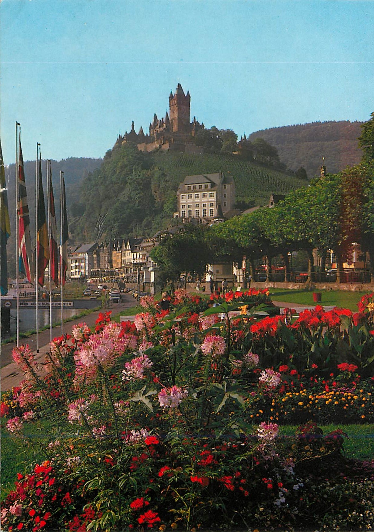 CPM Cochen an der Mosel parkanlage am moselufer mit blick zu reichsbug