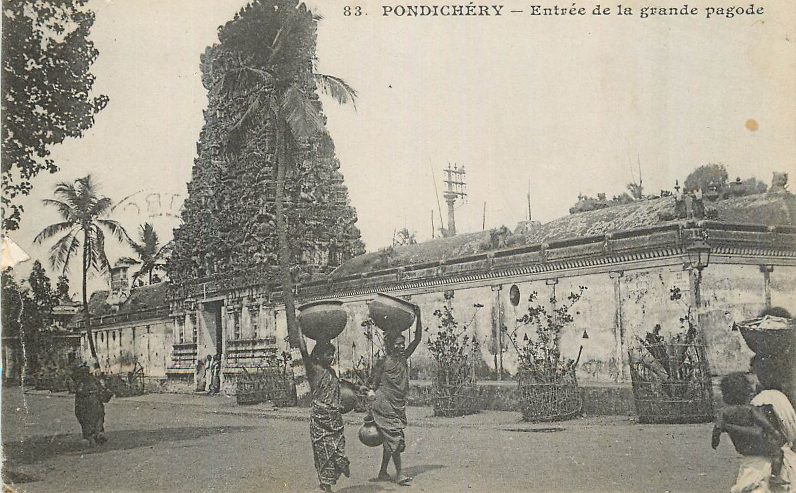 CPM Pondichery entree de la grande pagoda