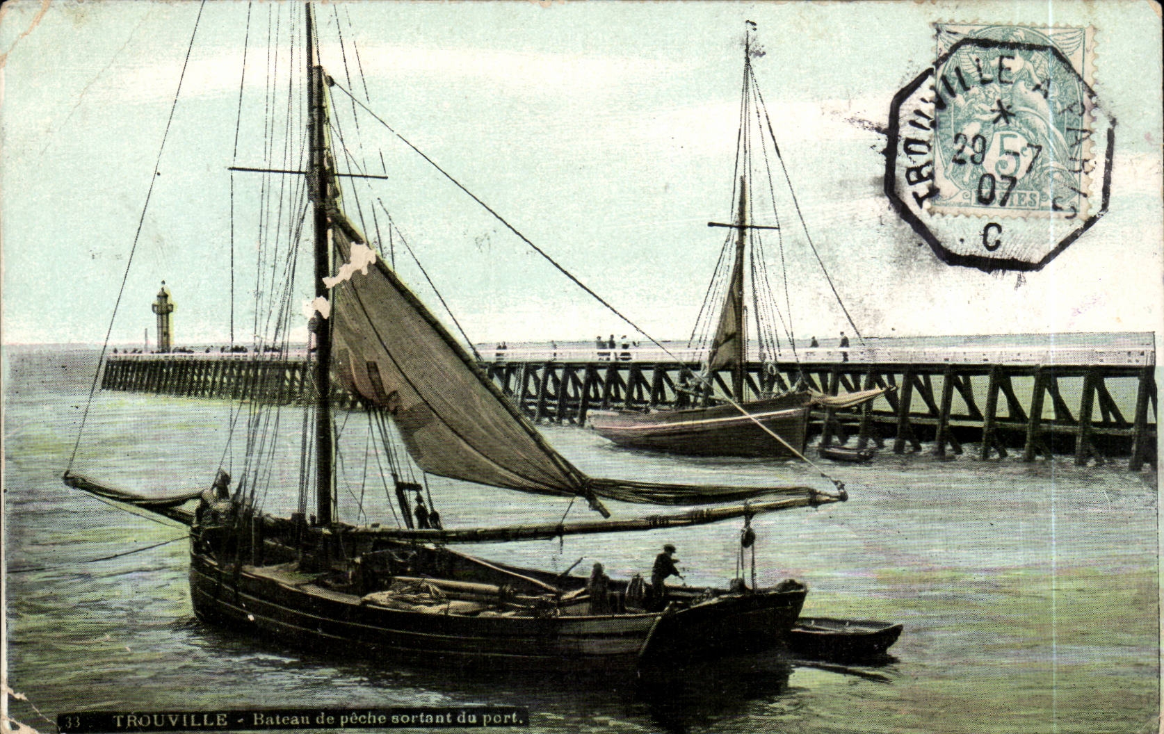 Trouville CPA Boot der abgehenden Sunde des Portbootsschiffs