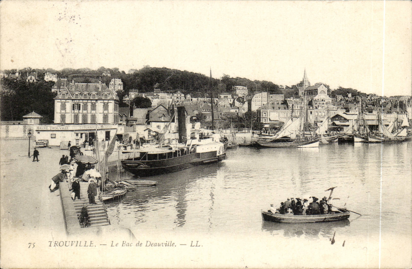 Trouville CPA the vat of Deauville Boat ship