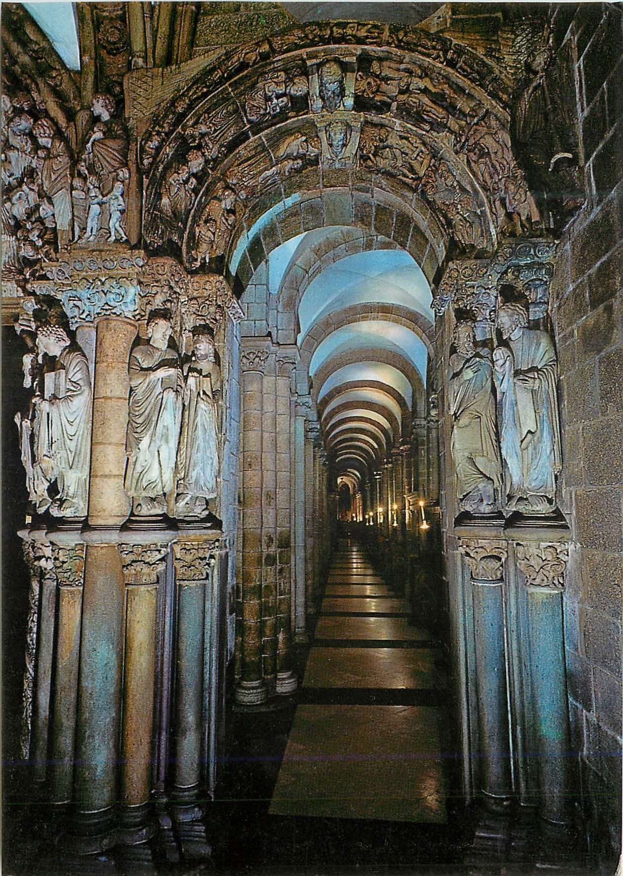 CPM Santiago de compostela n 129 cathedrale portique de la gloire et salle lateral droite