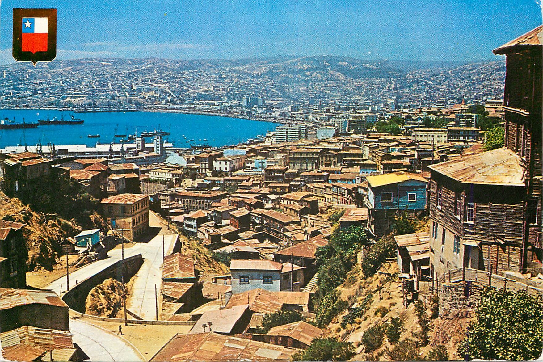 CPM Chile Valparaiso Vista panoramica de la ciudad y porte de la bahjo