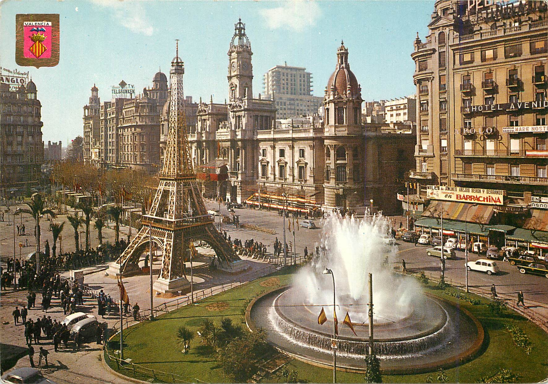 CPM Valencia Place du Caudille en Fallas