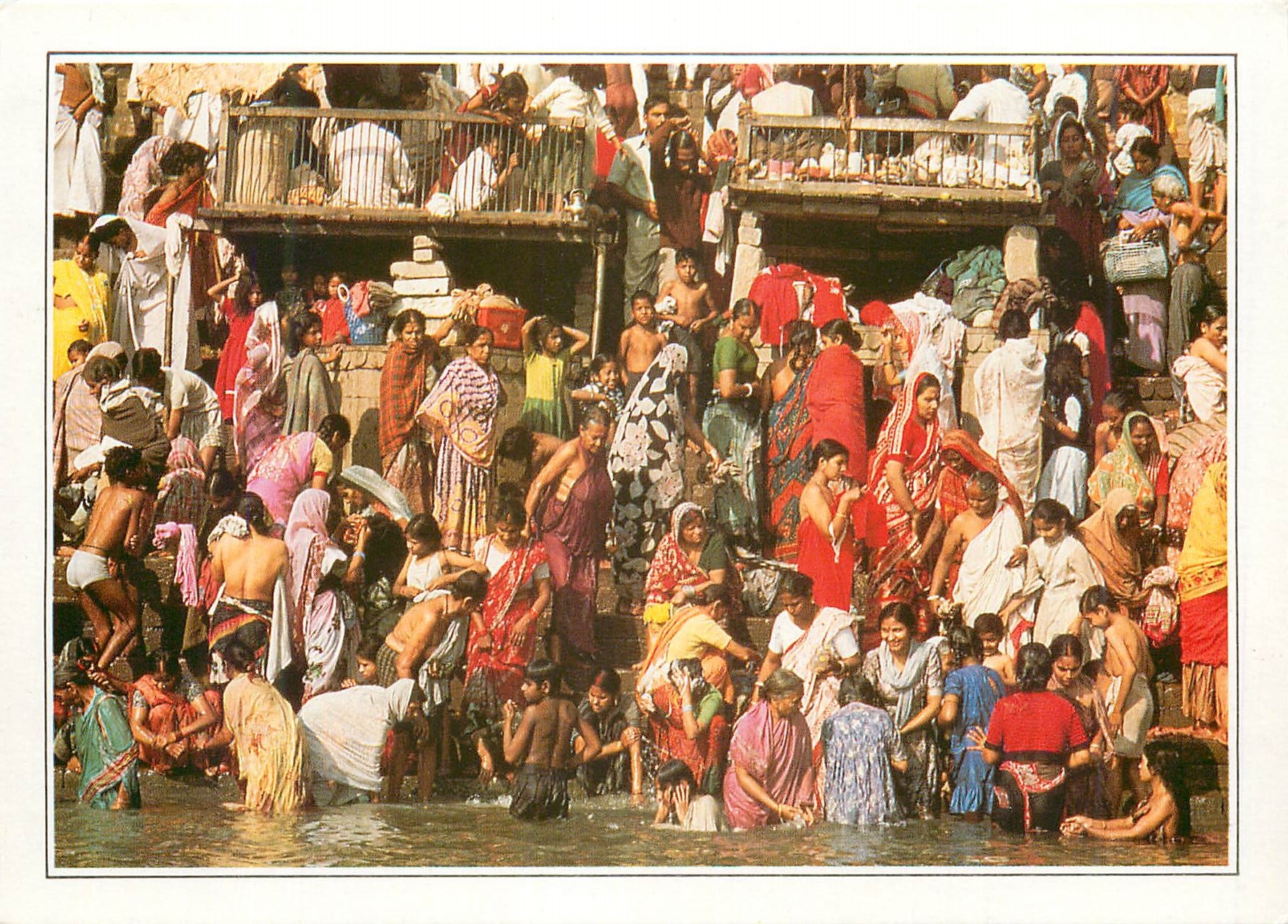 CPM India Benares Les ghats sur le Gange 