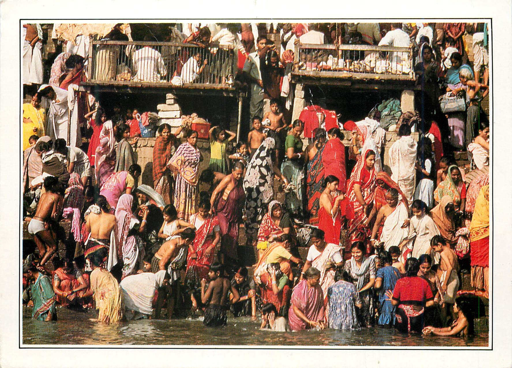 CPM Benares Les ghats sur le Gange 
