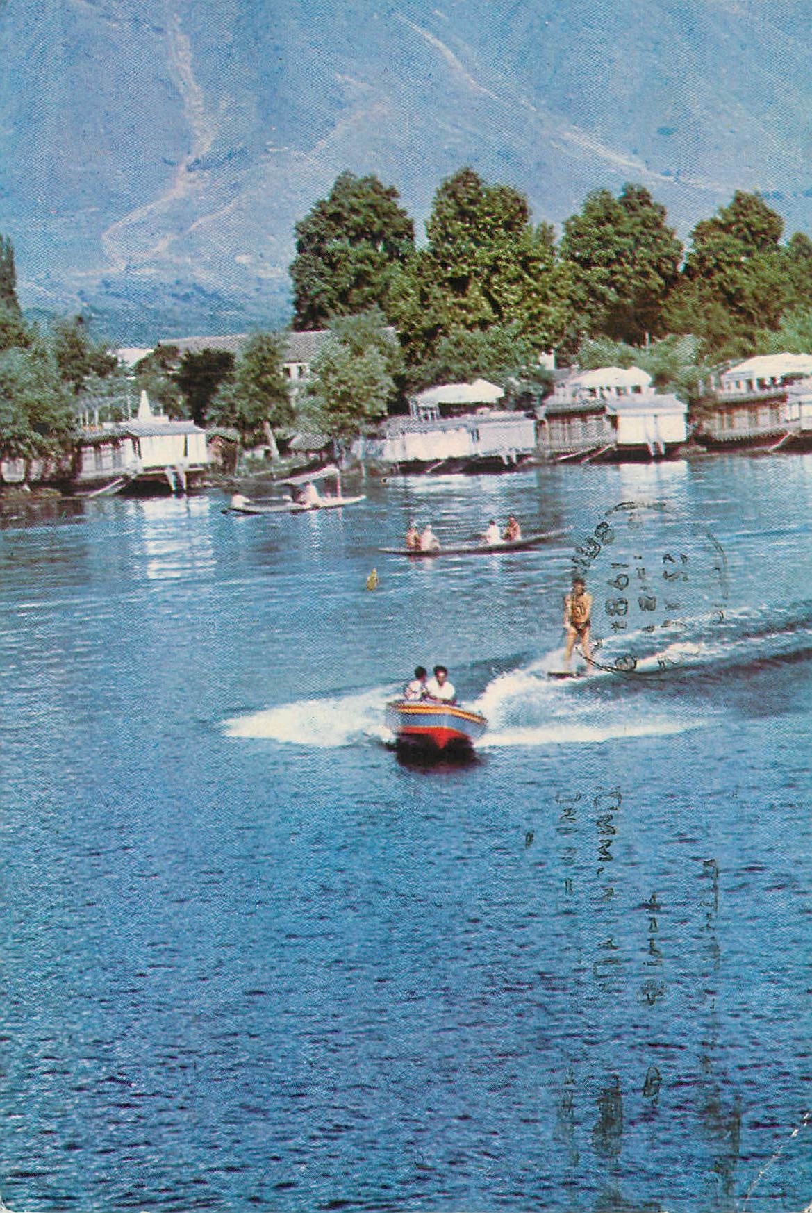 CPM India Water skiing on the Dal Lake Srinagar Ski nautique
