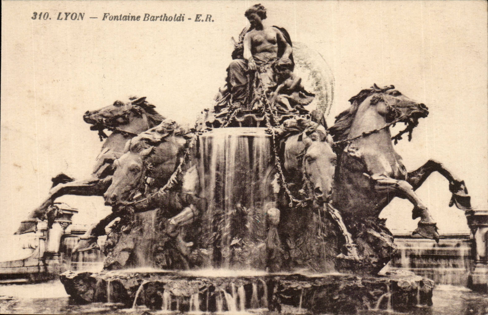 Lyon-Brunnen Bartholdi- CPA