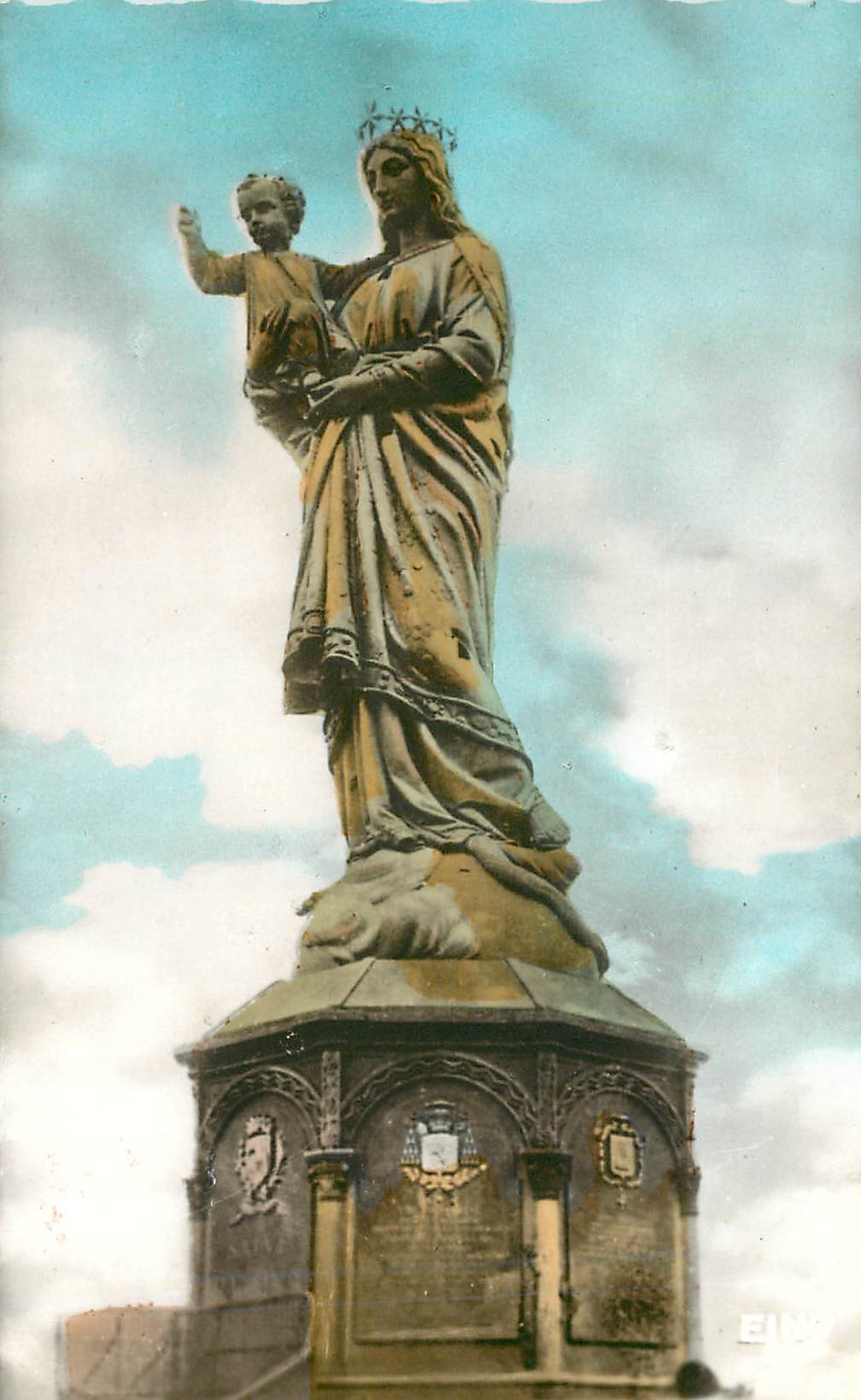 CPM le Puy en Velay 630m Statue Colossale de ND de France Hauteur 22m70