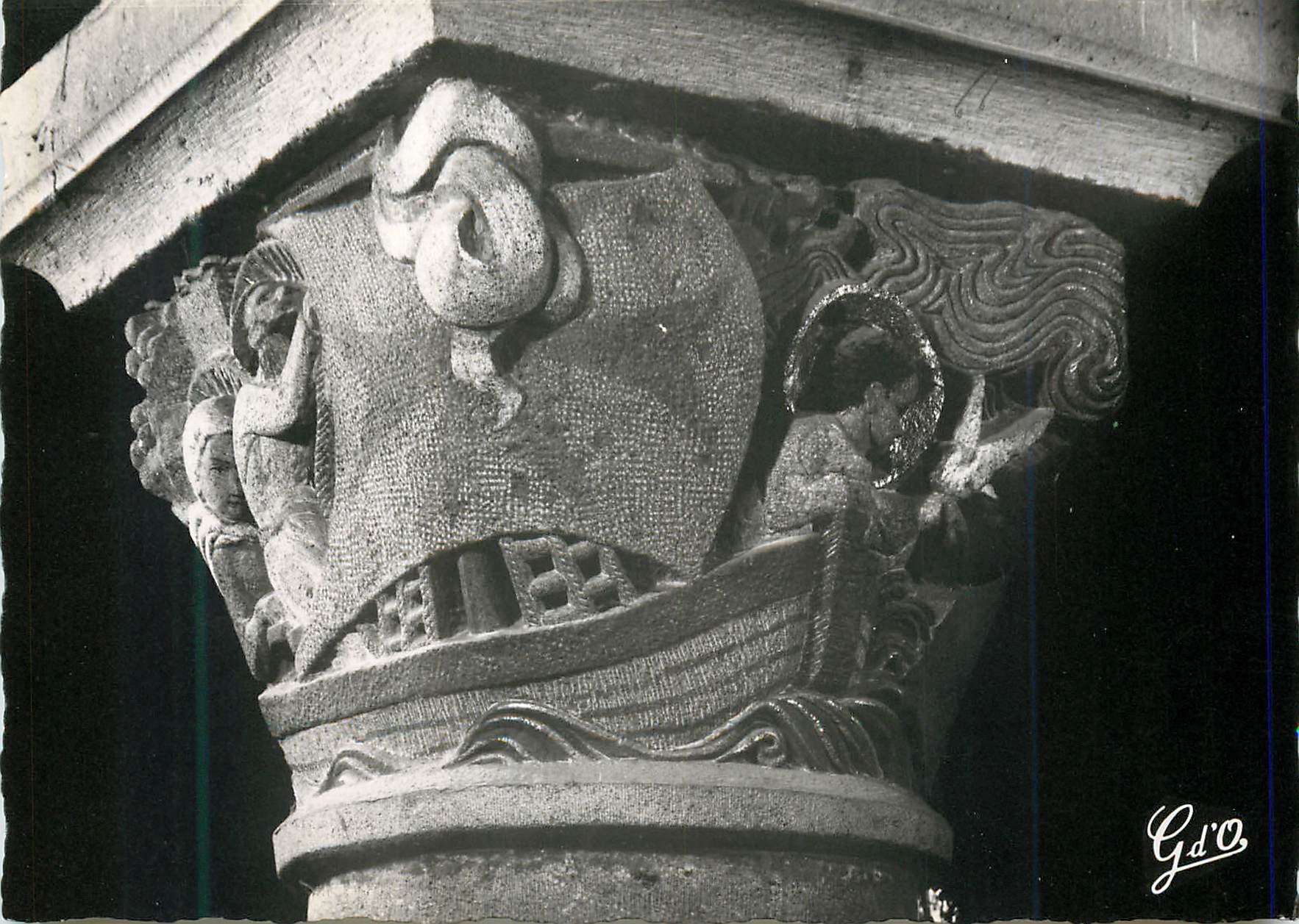 CPM l'Auvergne Eglise de la Bourboule Chapiteau de la Nef le Retour d'Egypte