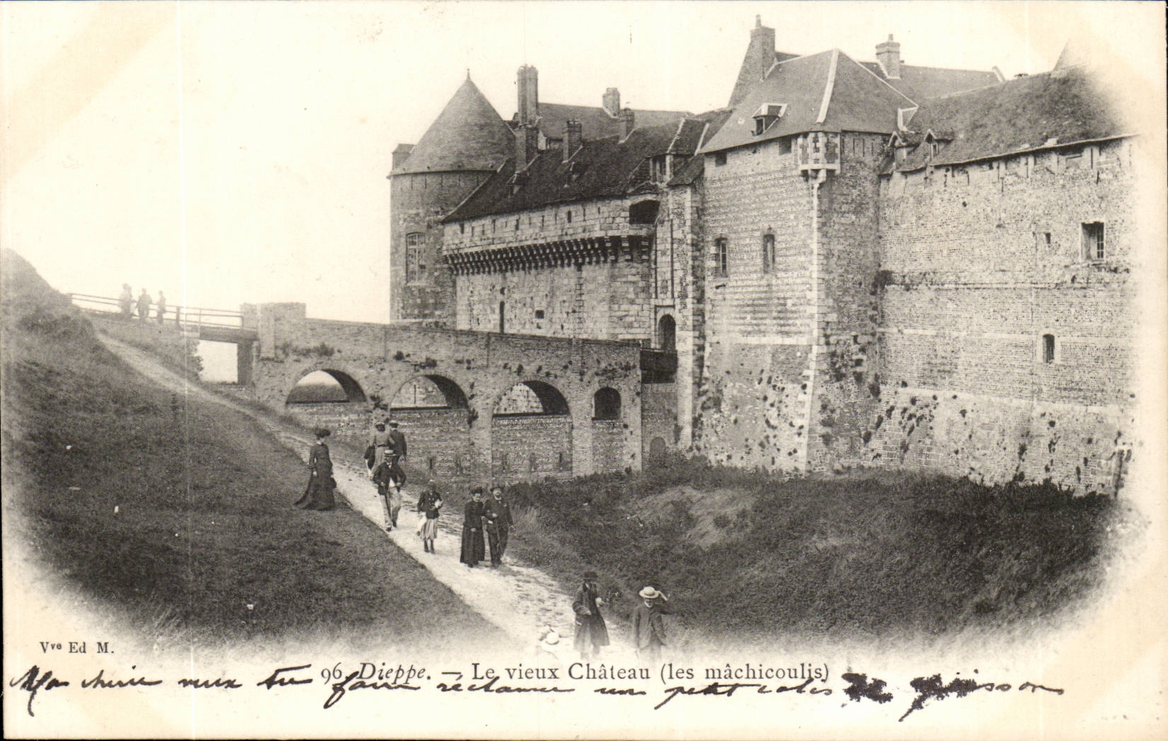 Dieppe CPA das alte Schloss (machicolations)