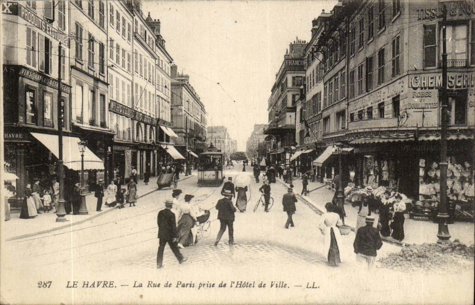 Le Havre CPA the street of Paris taken of L town hall